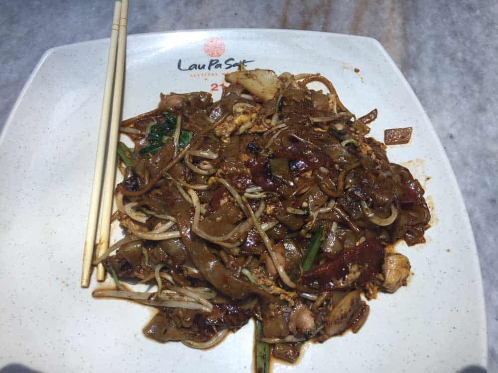Famous Singaporean Food: Char Kway Teow